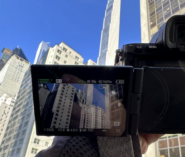 فیلم برداری از نیویورک با دوربین بدون آینه alpha 7R V