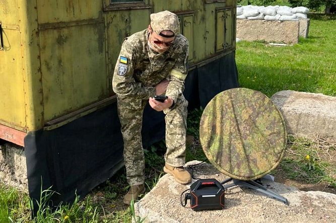 استفاده ارتش اوکراین از اینترنت ماهواره ای استارلینک