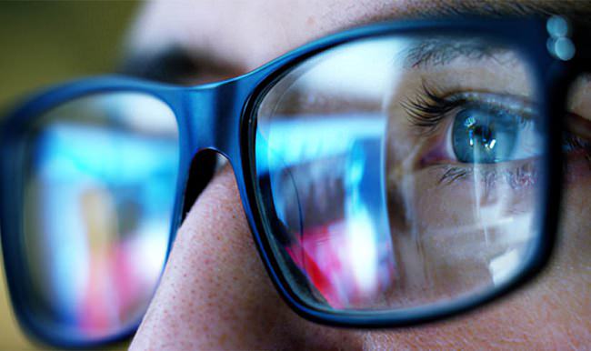 عینک‌های دارای فیلتر ضد نور آبی