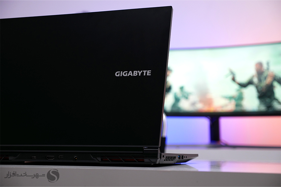 Gigabyte-G6-Laptop-PartII-x900-32.jpg