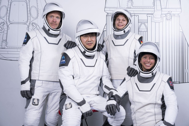 FRAM2-MISSION-CREW-1456x971.jpeg