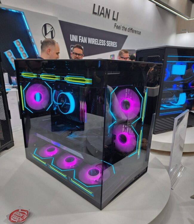 کیس LANCOOL 4