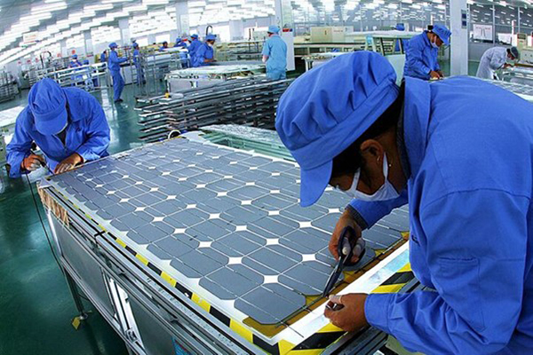وضعیت بازار و قیمت پنل‌های خورشیدی در اسفند ۱۴۰۳