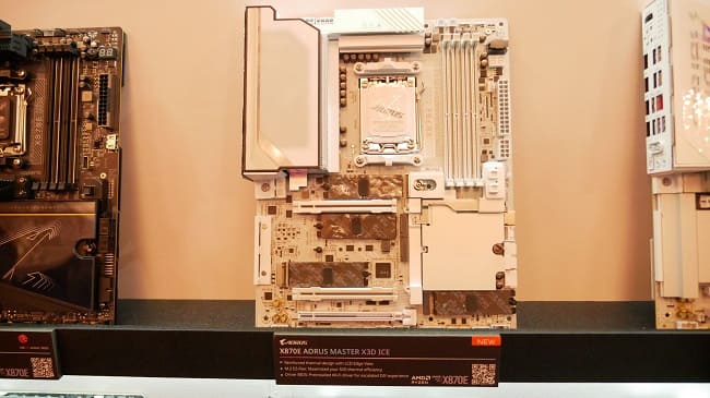 X870E AORUS Master X3D ICE