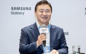 Samsung-tri-fold-President-2.jpg