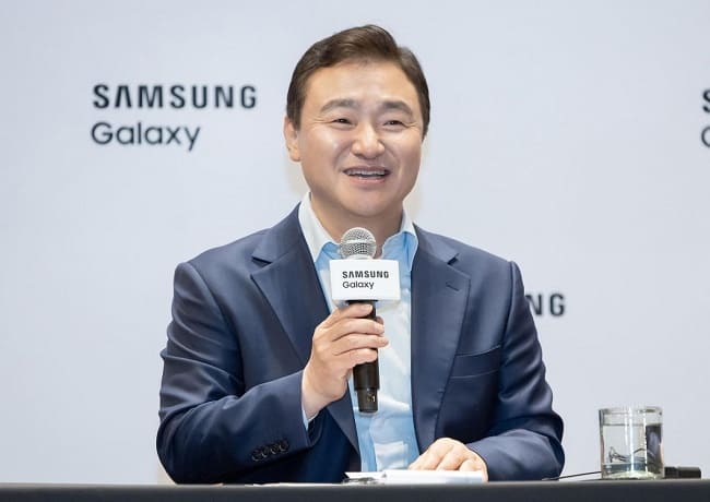 Samsung-tri-fold-President-2.jpg