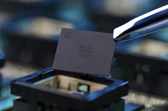 یک تراشه NAND