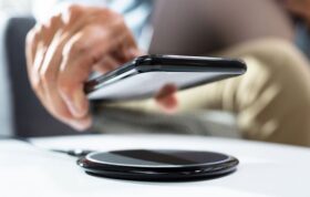 شارژ بی سیم چیست و چگونه کار میکند