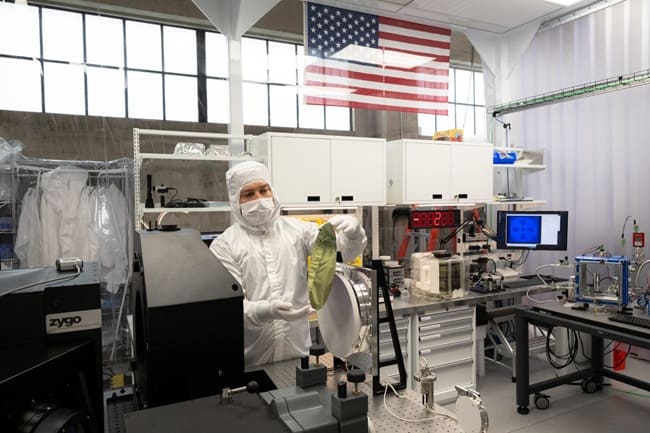 شرکت آمریکایی با بازتعریف مفهوم لیتوگرافی به جنگ ASML میرود Substrate-03.jpg