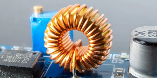 نسخه جدید OCCT کویل واین را بدون نیاز به میکروفون تشخیص میدهد یک سیمپیچ روی برد PCB