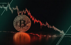 بیت‌کوین در سراشیبی؛ شرکت‌ها زیر فشار فروش اجباری