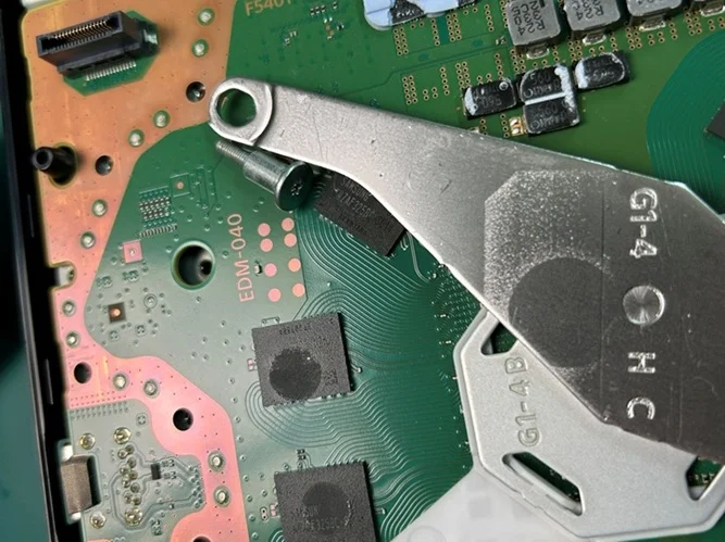 آیا کنسول PS5 شما دارای نقص در سیستم دفع حرارت است و همین حالا باید آن را سرویس کنید؟ PS5-Leak-01.webp