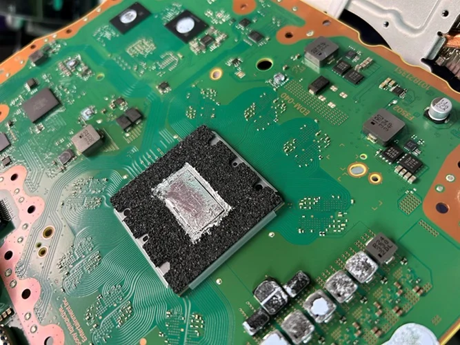 آیا کنسول PS5 شما دارای نقص در سیستم دفع حرارت است و همین حالا باید آن را سرویس کنید؟ PS5-Leak-03.webp